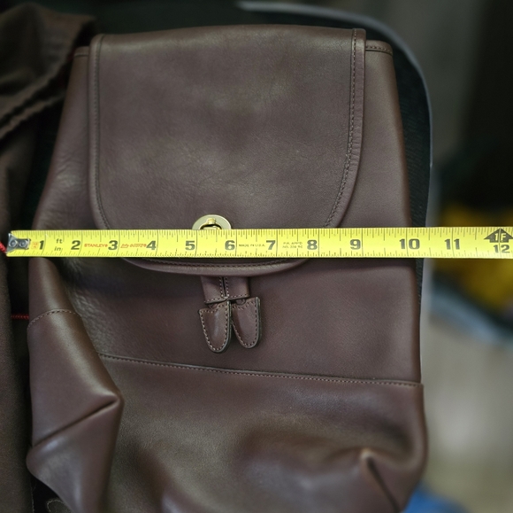 VINTAGE COACH DARK BROWN SOFT LEATHER DAY BACKPACK, EXCELLENT USED CONDITION - Picture 9 of 13
